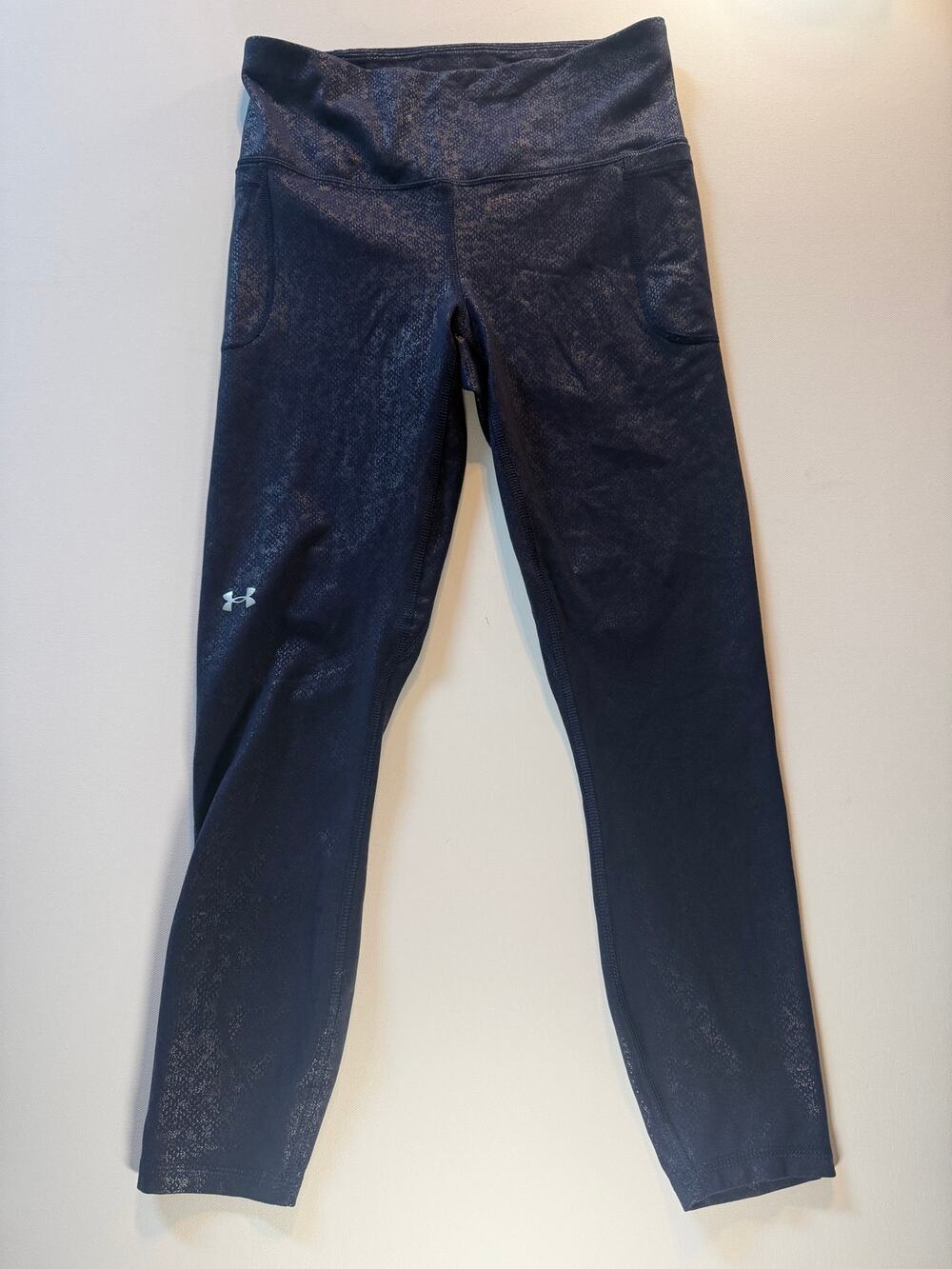Under Armour Women's Blue Silver Camo Pocket Leggings Size M Capri